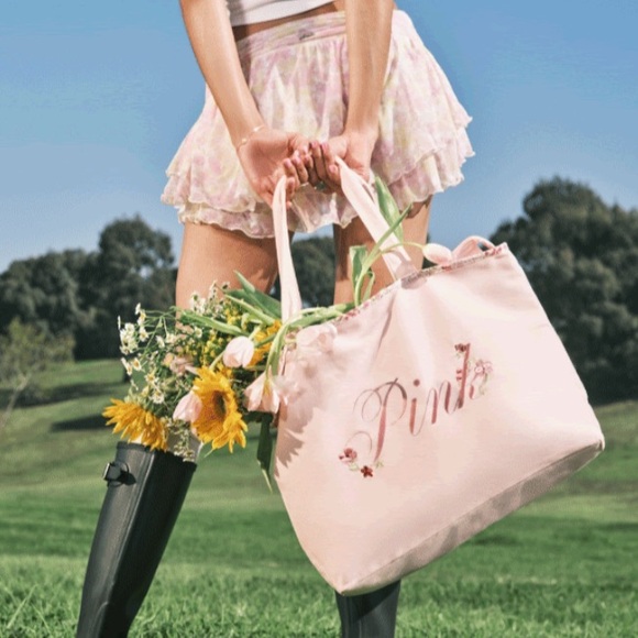 💐VS Pink large canvas tote with floral embroidery 🌷SO PRETTY🌷 NWT - Picture 3 of 8